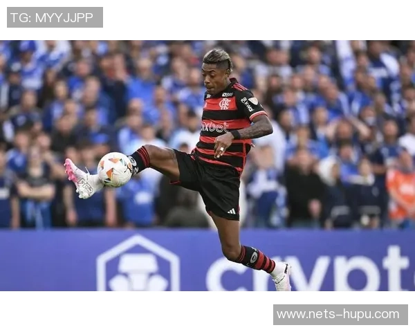 弗拉门戈与巴拉那的激烈对决揭示足球战术与团队精神的较量 弗拉门戈与巴拉那的激烈对决揭示足球战术与团队精神的较量